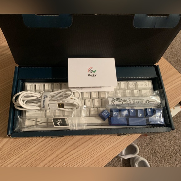 Ducky One 2 Mini RGB Mechanical Keyboard - Picture 4 of 5